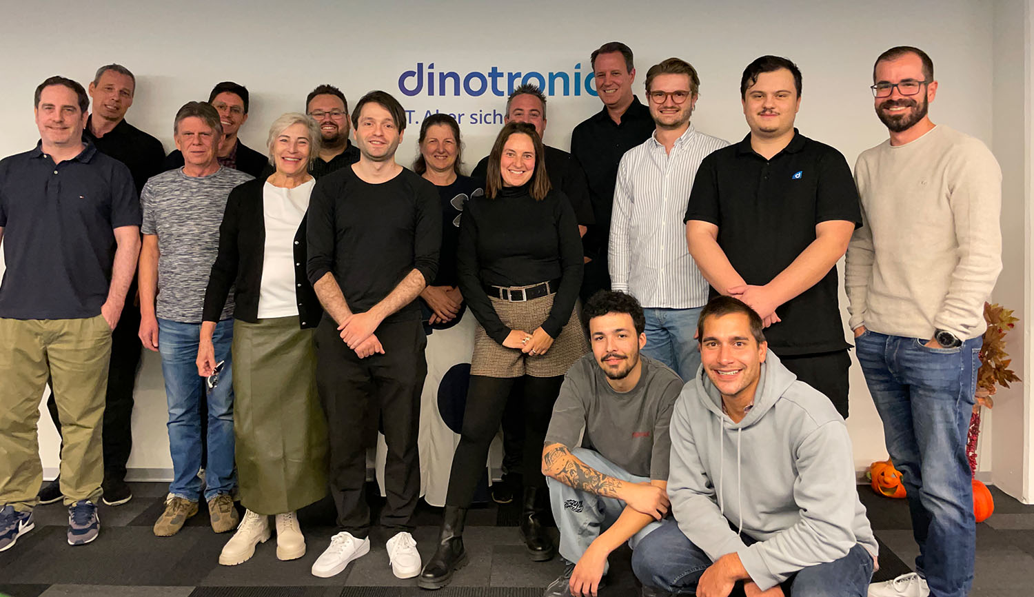 Dinotronic Teamfoto 2025 klein